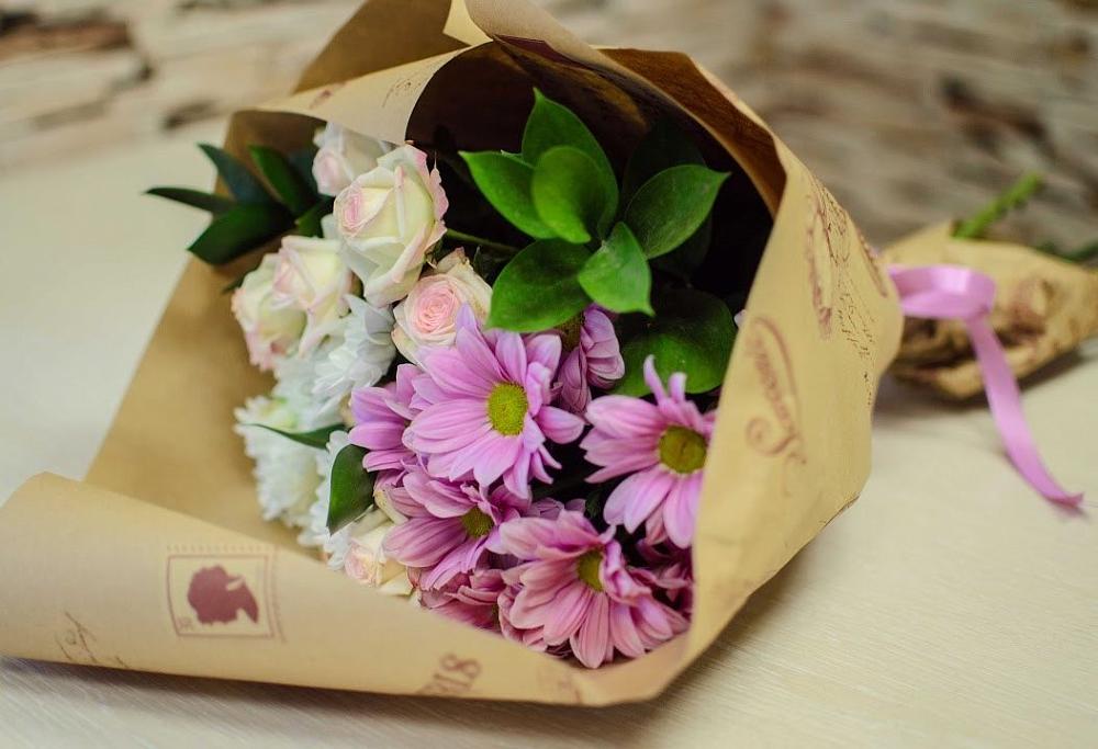 Букет цветов из: Розы и Хризантемы в Кизилюрте