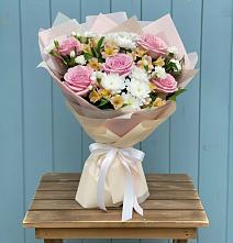 Букет цветов из:  Гвоздики, Орхидеи и Розы #REPLACE_PRED# Кизилюрте