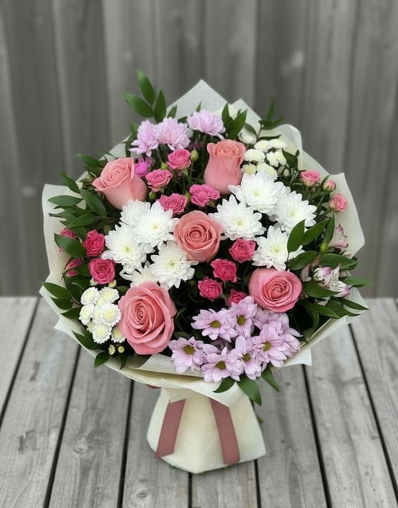 Букет цветов из: Альстромерии, Гвоздики, Розы и Хризантемы в Кизилюрте