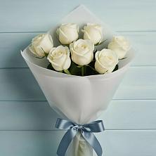 Букет 7 Белых роз Эдлесс Лав в Кизилюрте