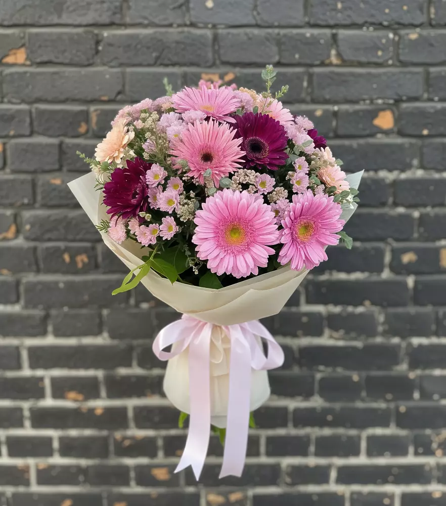 Букет цветов из: Герберы и Хризантемы в Кизилюрте