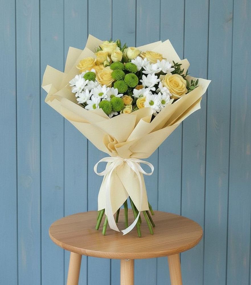 Букет цветов из: Хризантемы и Розы в Кизилюрте