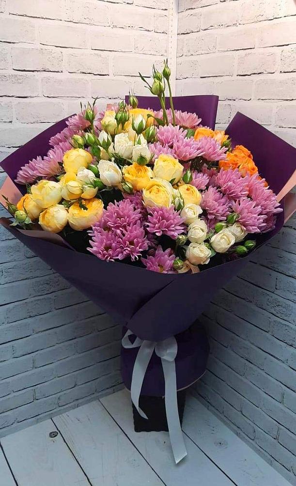Букет цветов из: Хризантемы и Розы в Кизилюрте
