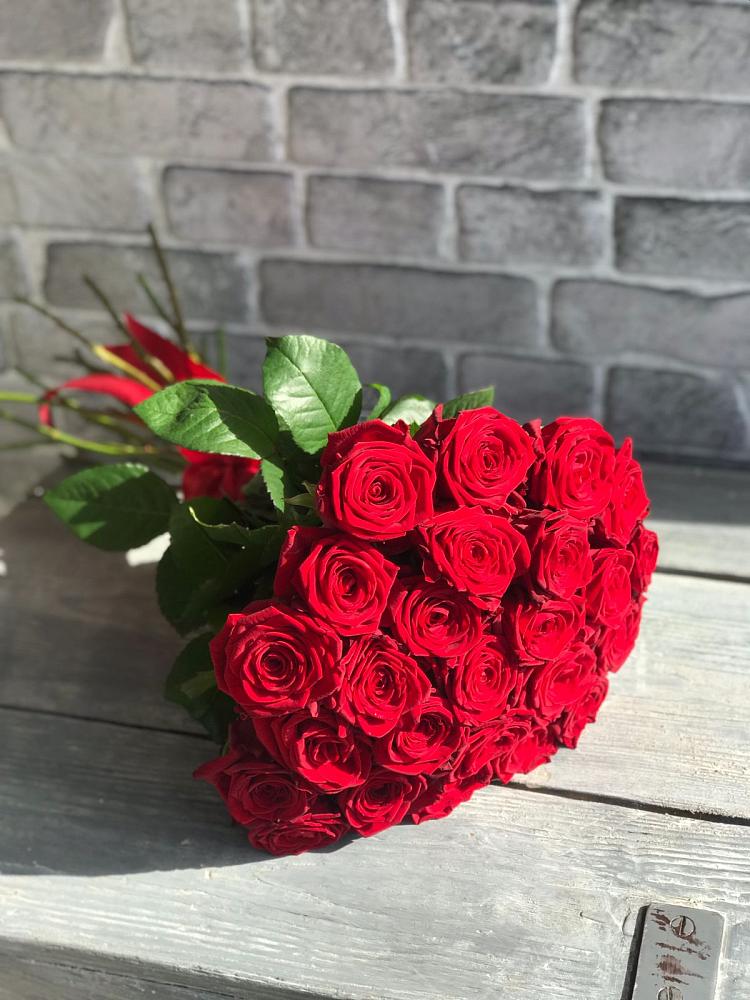 Букет Красные розы Фридом в Кизилюрте