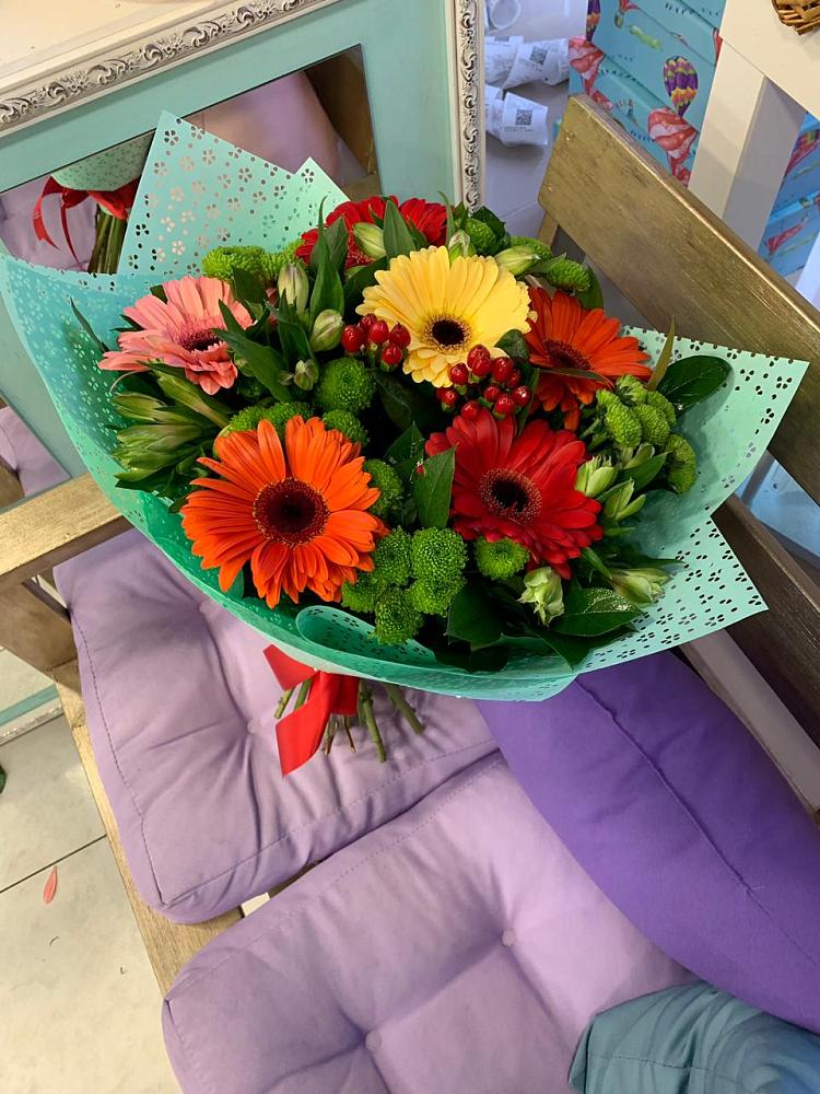 Букет цветов из: Герберы, Хризантемы и Альстромерии в Кизилюрте