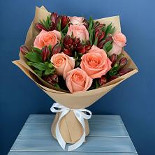 Букет цветов из:  Розы и Альстромерии в Кизилюрте