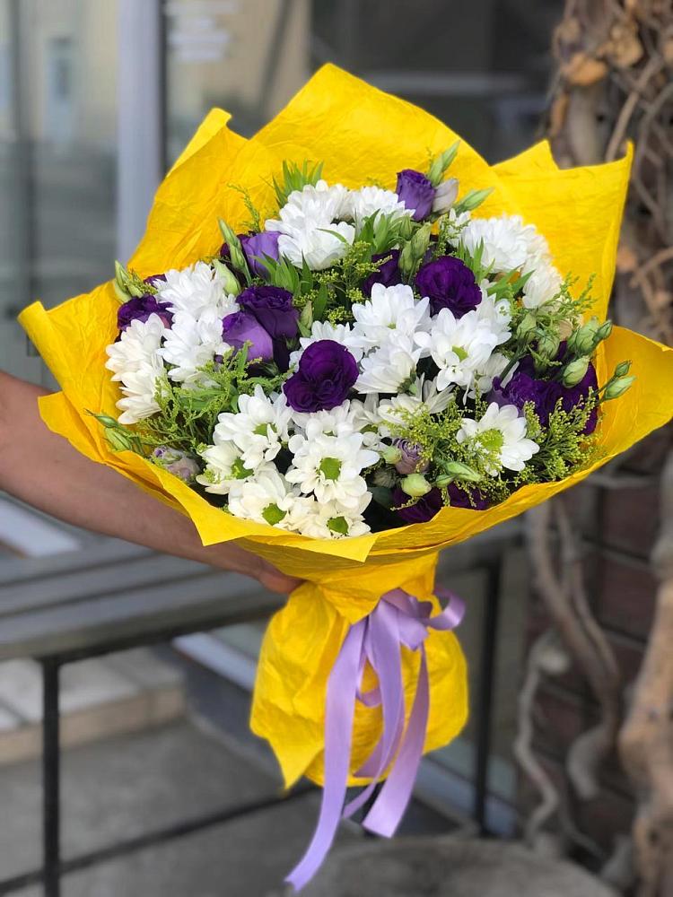 Букет цветов из: Ирисы, Хризантемы и Ромашки в Кизилюрте