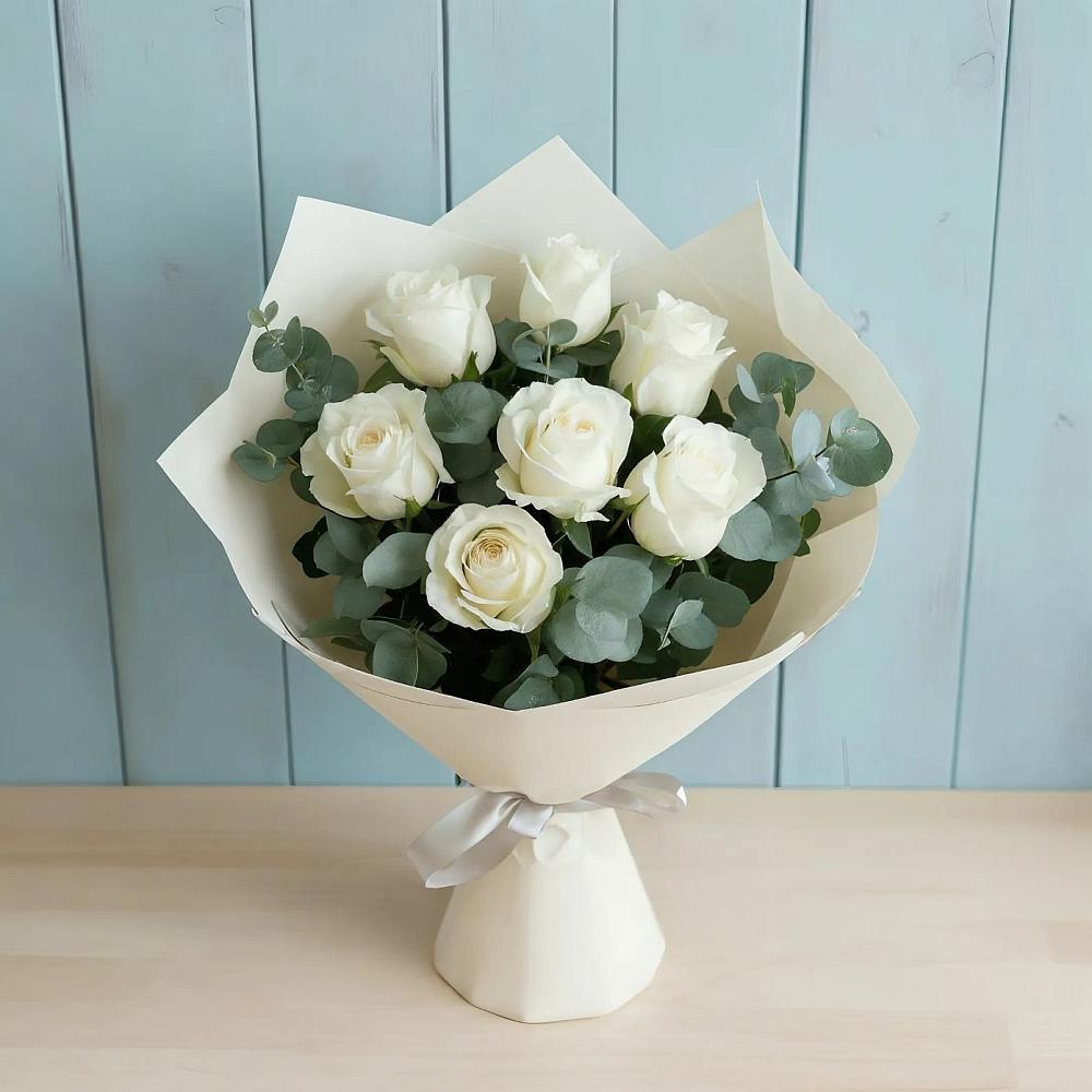 Букет Белые розы в Эвкалипте в Кизилюрте