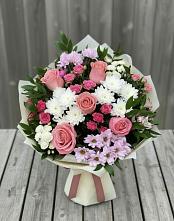 Букет цветов из:  Альстромерии, Гвоздики, Розы и Хризантемы в Кизилюрте