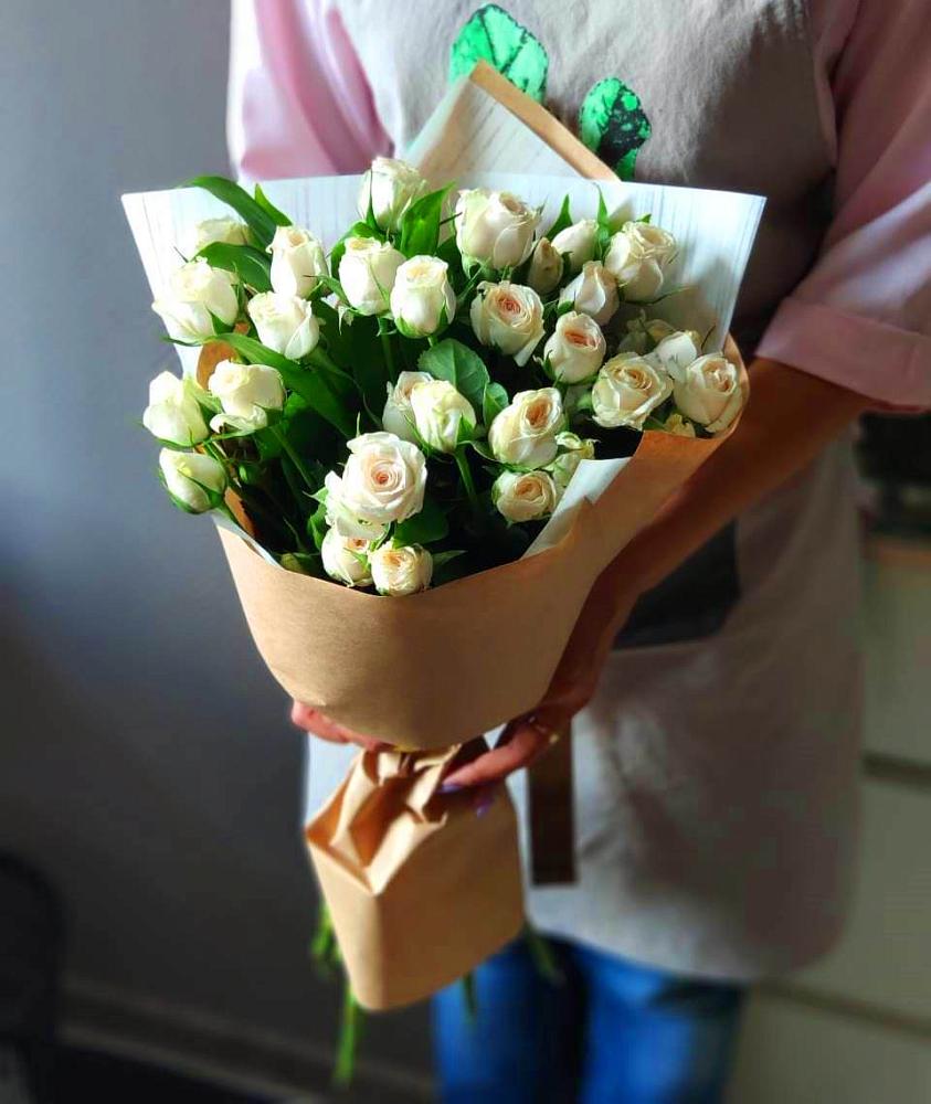 Букет цветов из: Розы в Кизилюрте