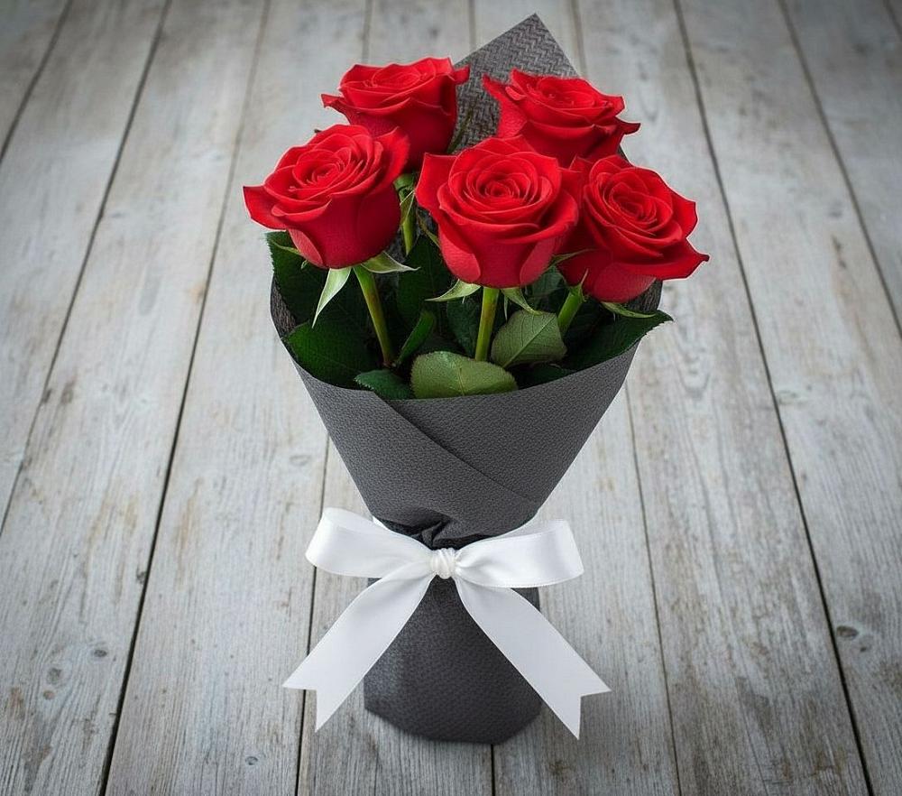 Букет 5 Красных роз Эдлесс Лав в Кизилюрте