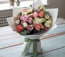 Букет цветов из:  Розы, Лизиантусы и Гвоздики в Кизилюрте