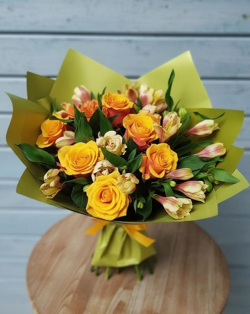 Букет цветов из: Альстромерии и Розы в Кизилюрте