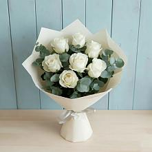 Букет Белые розы в Эвкалипте в Кизилюрте