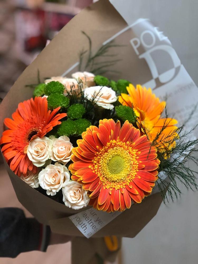Букет цветов из: Герберы, Хризантемы и Розы в Кизилюрте